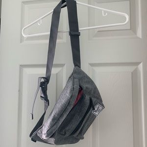 NEW Herschel Seventeen Hip Pack